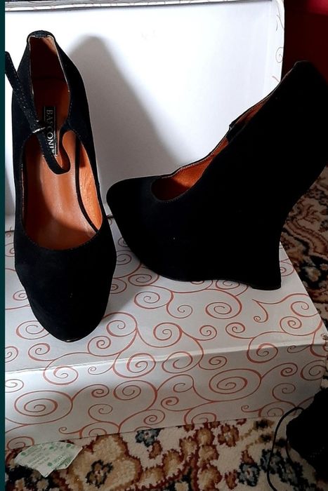 Срочно недорого туфли