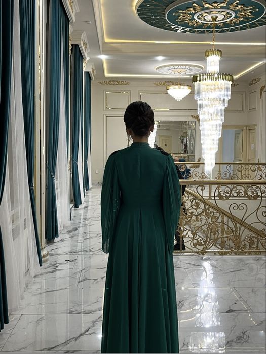 Продается вечернее платье