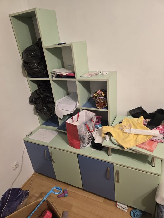 Подарявам мебели