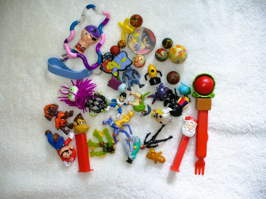 Figurine de colectie TEAM Rudolph, jucarii diverse, kinder, dinozauri ,ponei