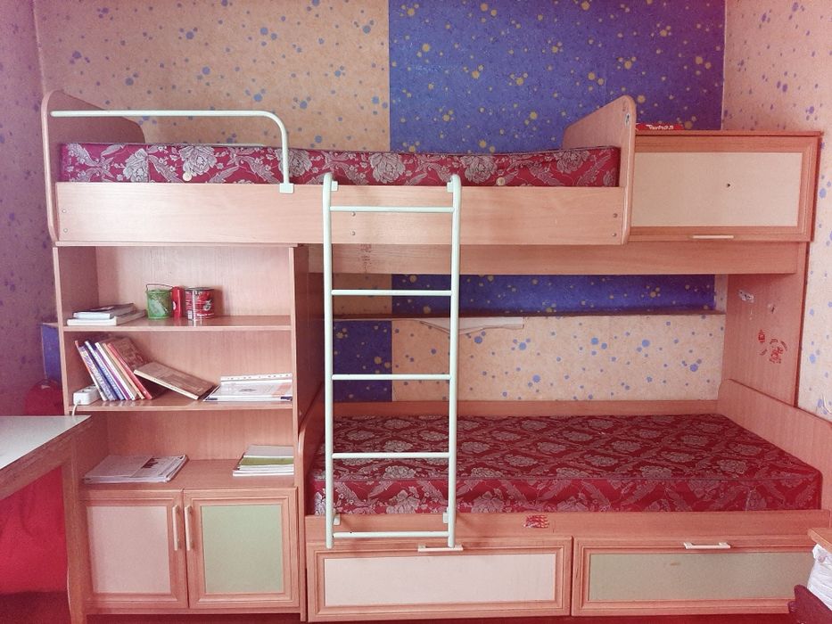Продам двухярусную кровать