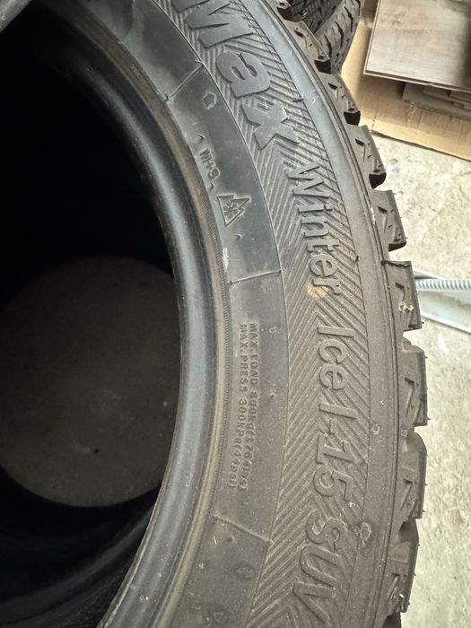 Продаю почти новую зимнюю резину