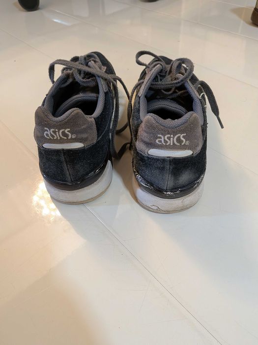 Adidasi Asics piele intoarsa cu Gel