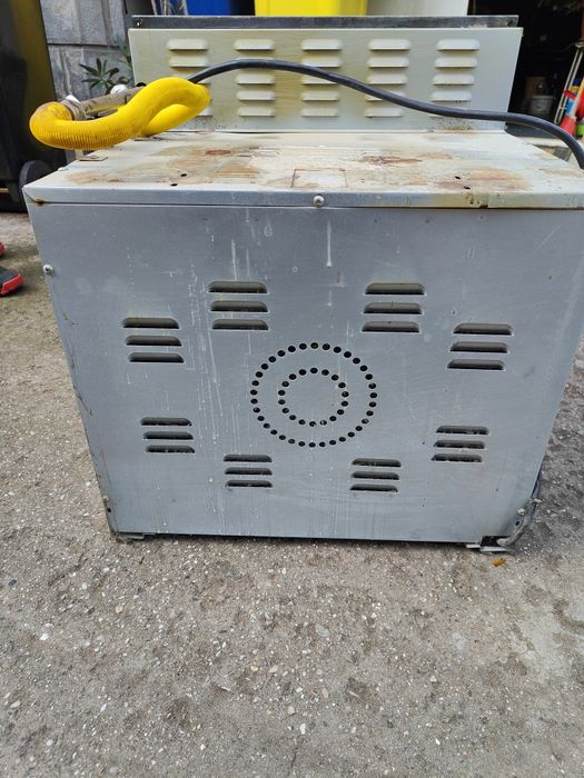 Cuptor Whirlpool pe gaz cu defect