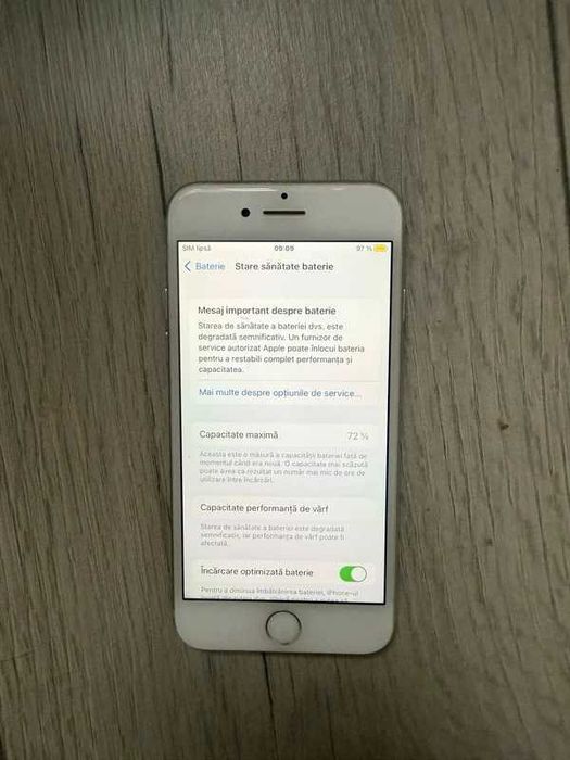 iPhone 7 alb 32 GB, în cutie, cu încărcător și accesorii