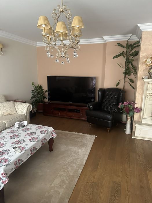 Луксозен тристаен апартамент в Благоевград