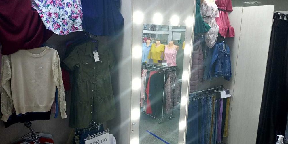 Мебель для бутика, отдела одежды