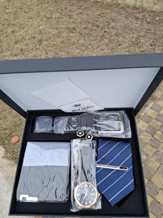 Set barbatesc ,cutie cadou pentru barbat,portofel si curea piele