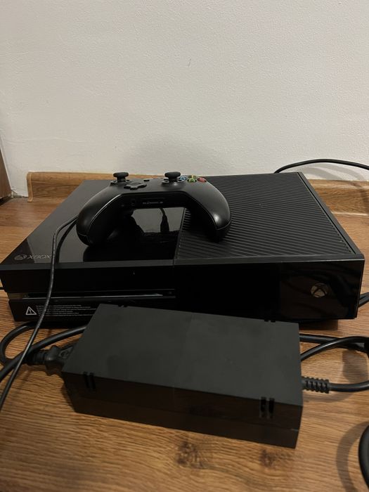 Xbox One + Controller