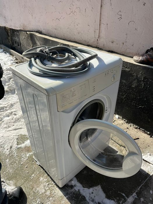 Стиральная машина INDEZIT