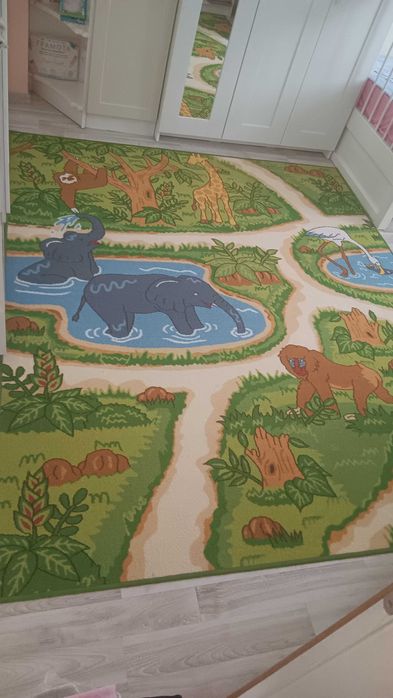 Детски килим с животни
