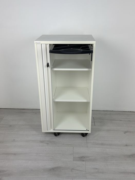 Практичен и компактен шкаф с подвижни колелца, обзавеждане