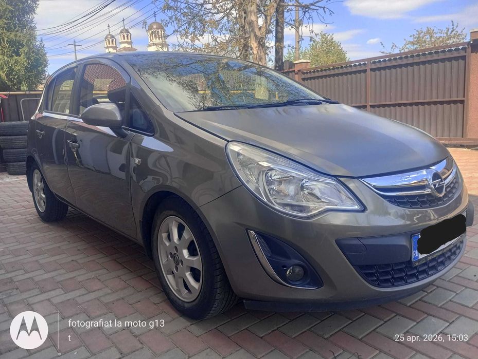 Opel corsa, motor 1,3d, an fabricație 2012, mașina este foarte bine întreținută și funcționează impecabil.