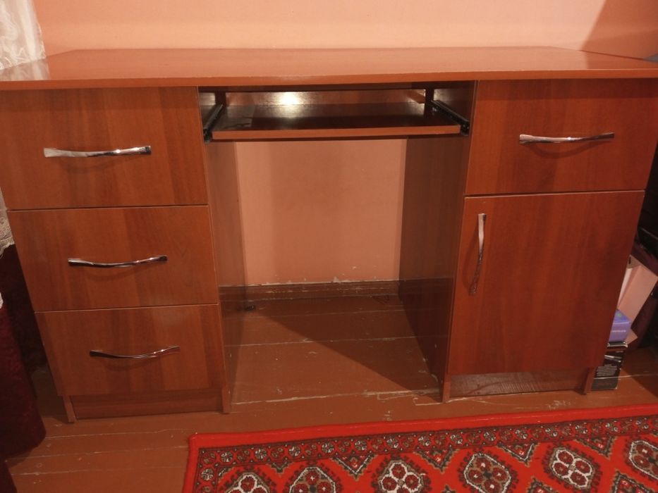 Дарс тайёрлаш учун стол