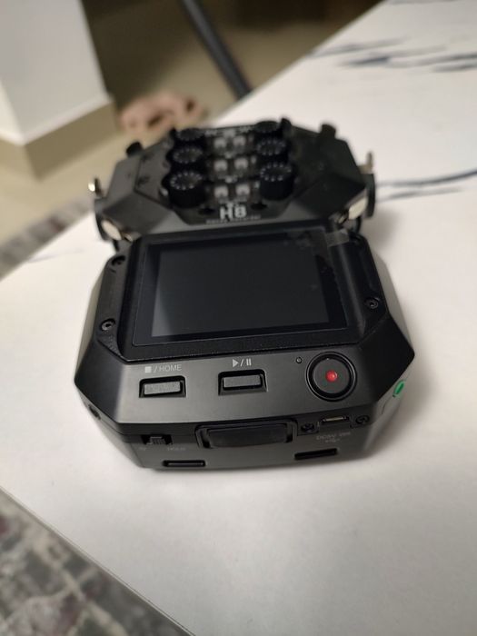 Vând reportofon/recorder handy Zoom H8 portabil