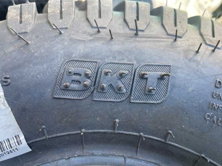 Anvelope noi 18x9.50-8 pentru tractor gazon marca BKT