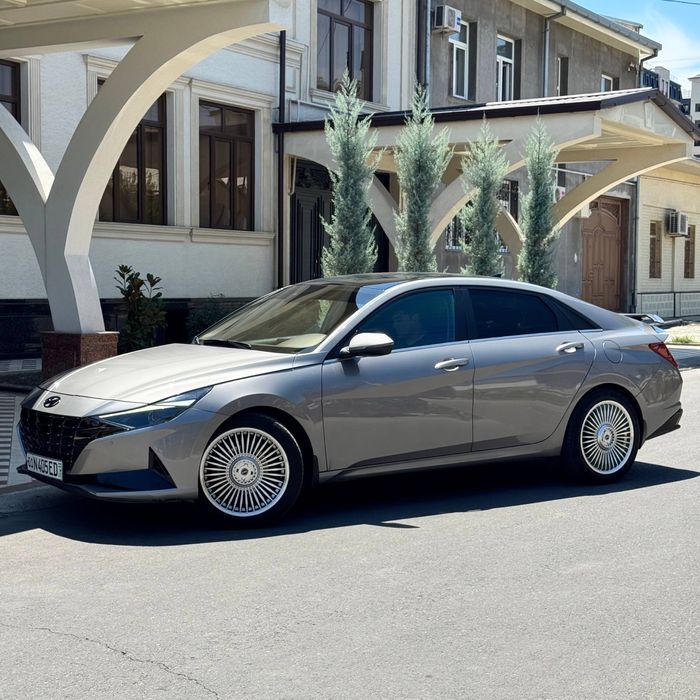 Hyundai elantra 1.6 2021 yil tozza