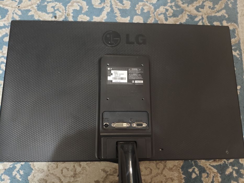 Монитор  LG 23MP65D