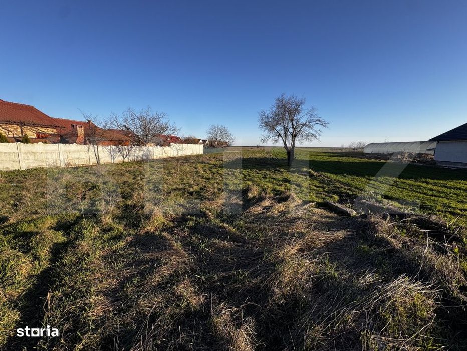 Teren intravilan 2166mp, Preajba