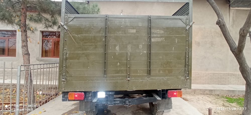 UaZ 3303 mashinasi sotiladi