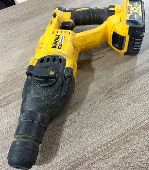 Акумулаторен перфоратор Dewalt DCH133N