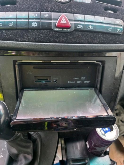 Продавам Pioneer AVH-Z9200DAB