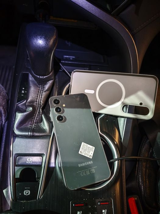 Samsung S23fe продам