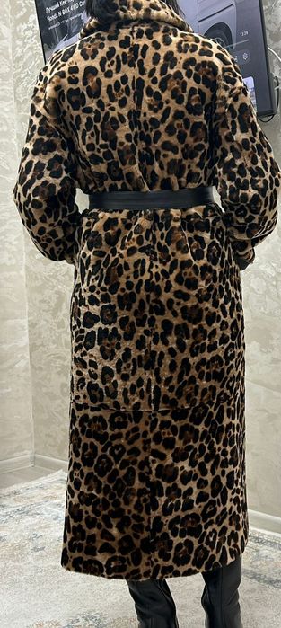 Продам шубу новую