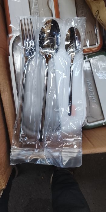 Ложки и вилки в наборе