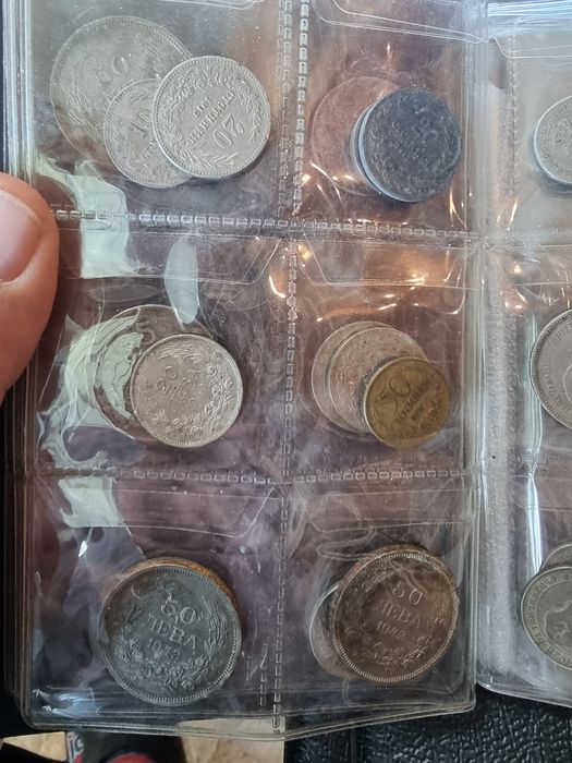 60 монети /25 Български 35 чужди +албум