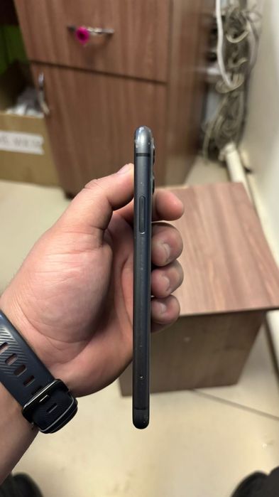 Iphone 11 в хорошем состояний