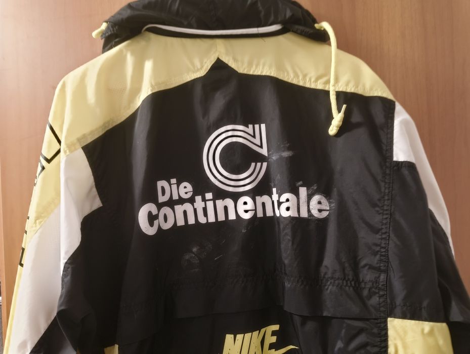 Geaca Borussia Dortmund anii 90. Nike
