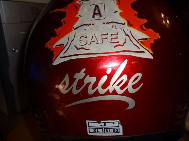 Продавам шлем за мотоциклет.