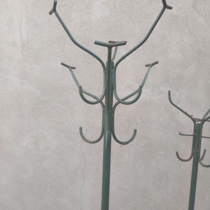 Vând cuier din fier