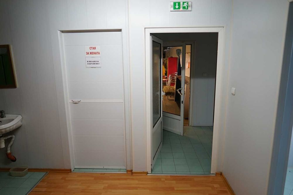 Дава се под наем Промишлена сграда в Карлово - 4500 кв.м за 2308 € - Снимка #16