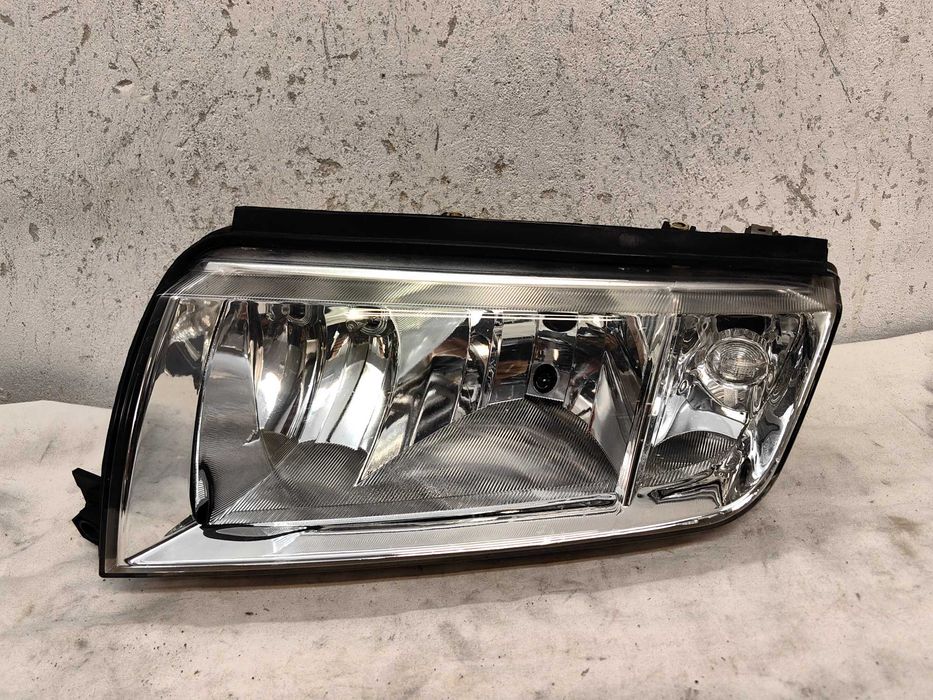Фар Щкода Фабия  Skoda Fabia