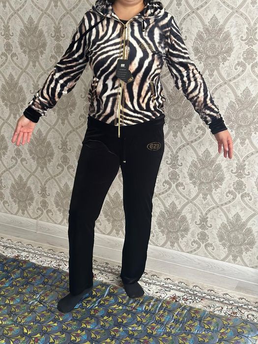 Женские спортивные костюмы