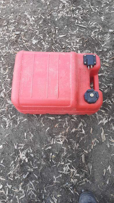 Продам резиновую лодку с мотором