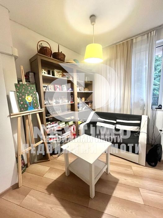 Продава се Многостаен апартамент в Пловдив, Въстанически - 180 кв.м за 1812 €/кв.м - Снимка #1