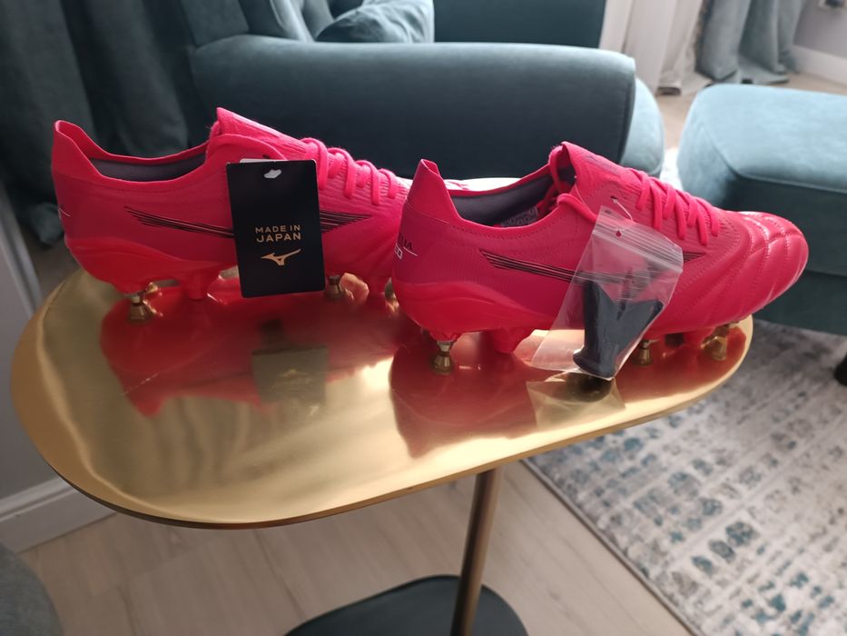 Продам  бутсы  для футбола