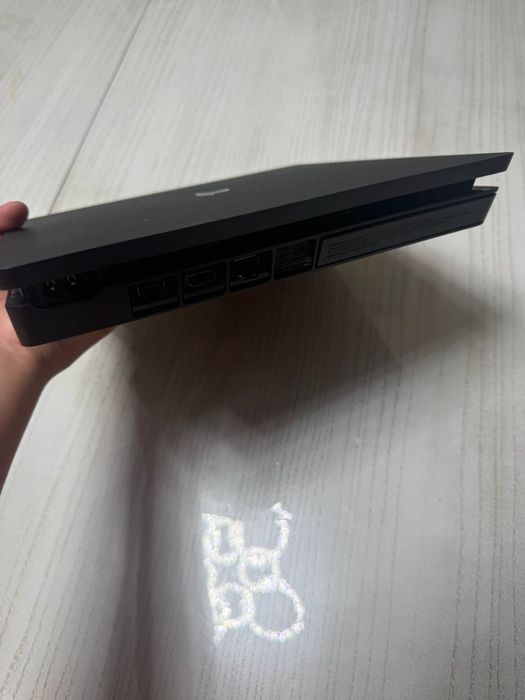 Playstation 4 slim, 2 jostik original