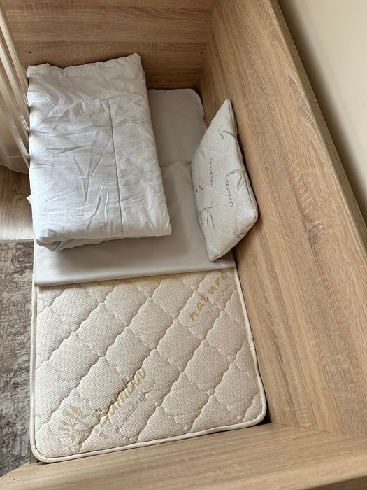 Бебешко легло/ кошарка/ с люлеещ механизъм