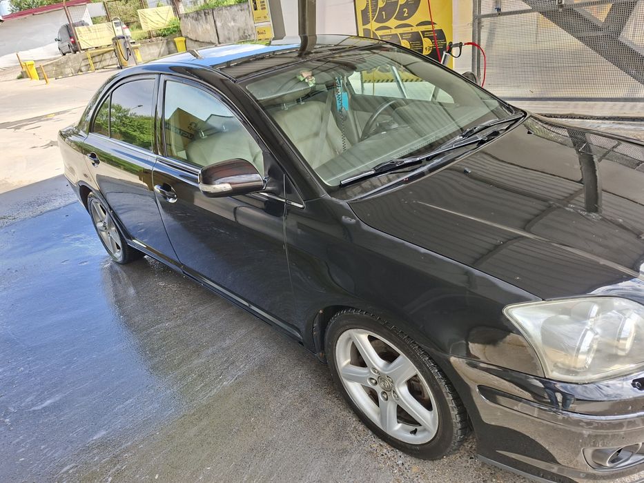 Toyota Avensis 2.2 d manuala 6 trepte preț: 1100Euro.  mecanic de 8 estetic  de 7. Nu-i ptr. Pretențioși An:2007
