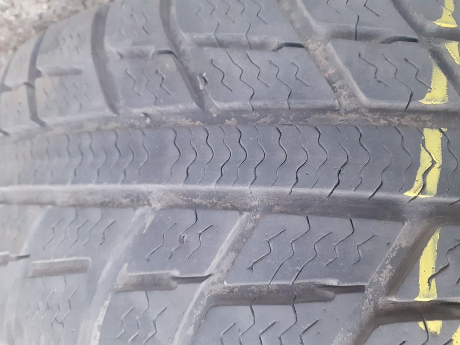 Продавам 9 гуми за автомобил