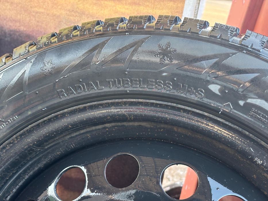 Продам диски 16 радиуса и зимние резины