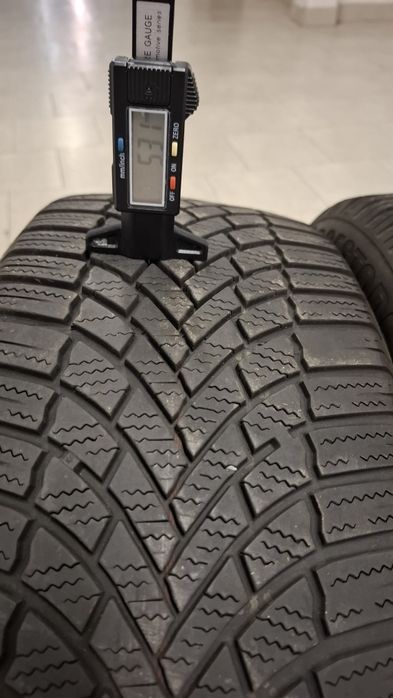 Единична зимна гума Bridgestone 205 55 17