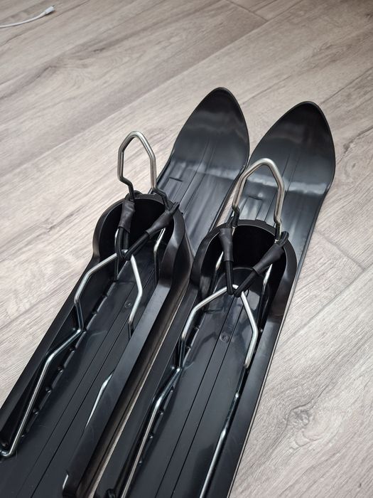 Продаю лыжи на коляску