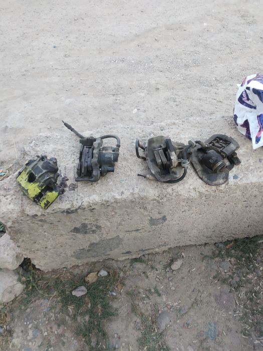 Запчасти на Ауди 80 в2