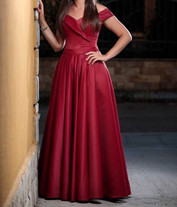 Стилна бална рокля