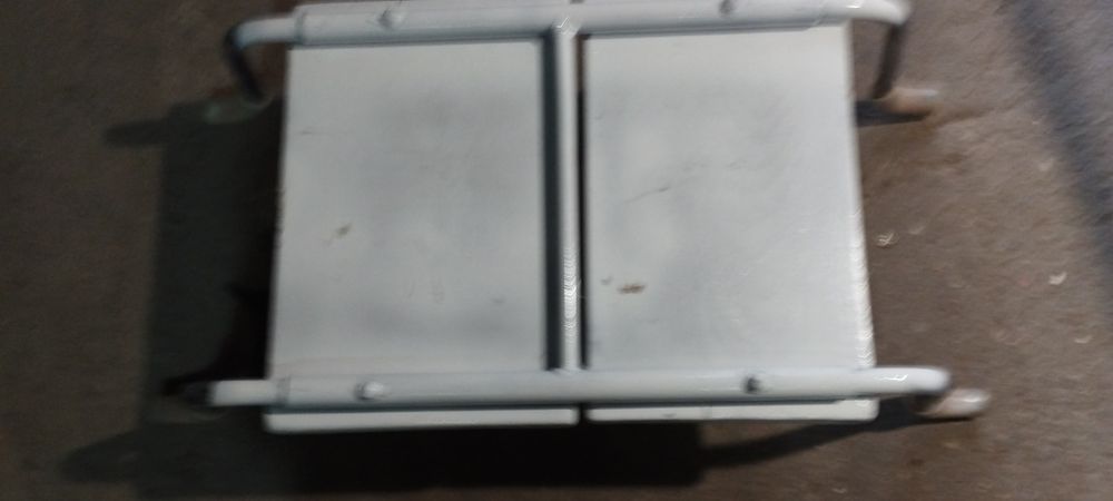 Продам полочку-сиденье  для ванны